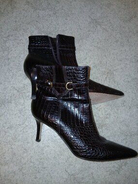 Ann Taylor Jocie Dark Brown Crocodile Embossed Leather Booties sz 7.5 M